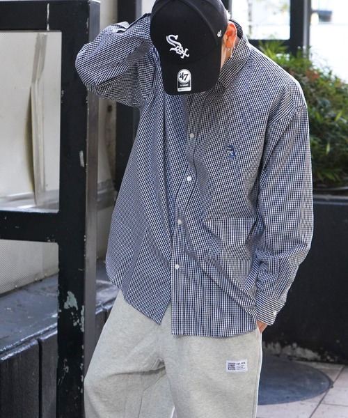 VENCEEXCHANGE（ヴァンスエクスチェンジ）の「【WEB限定】ブロードワンポイント刺繍ビッグシルエットシャツ　　カレッジ/オーバーサイズ/無地/切り替え/（シャツ/ブラウス・メンズ・ホワイト/ブラック/スカイブルー/ライトカーキ/クリアグリーン/ブルー/コーラル/その他31・M/L）」の3枚目の写真