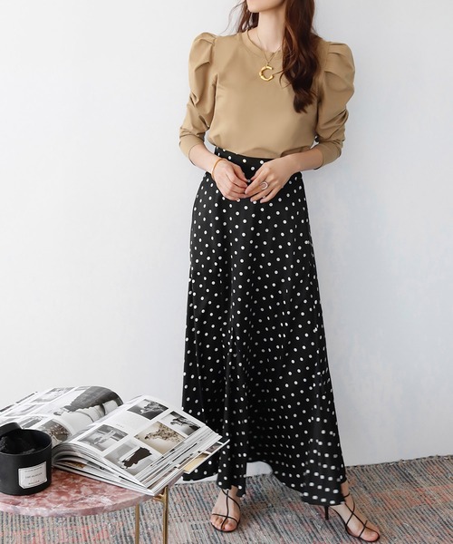 ELFRANK(エルフランク)の「ショルダーギャザーパワーショルダープルオーバー(Tシャツ/カットソー・レディース・ベージュ/ブラック/オフホワイト・FREE)」の16枚目の写真
