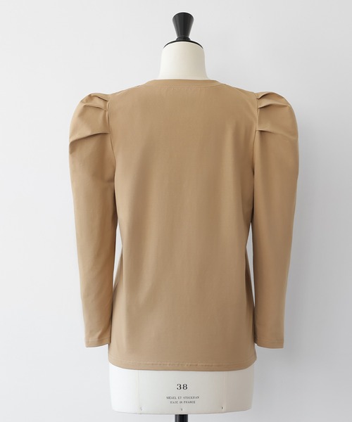ELFRANK(エルフランク)の「ショルダーギャザーパワーショルダープルオーバー(Tシャツ/カットソー・レディース・ベージュ/ブラック/オフホワイト・FREE)」の6枚目の写真