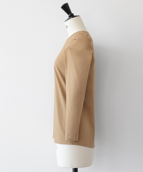 ELFRANK(エルフランク)の「ショルダーギャザーパワーショルダープルオーバー(Tシャツ/カットソー・レディース・ベージュ/ブラック/オフホワイト・FREE)」の5枚目の写真