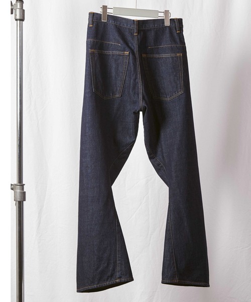 NVRFRGT（ネヴァーフォーゲット）の「NVRFRGT ORGANIC DENIM 3D TWISTED JEANS (NF221P04B)（デニムパンツ・メンズ・インディゴブルー・1/2）」の7枚目の写真