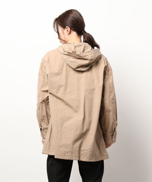 PAR ICI（パーリッシィ）の「ウェザークロス フードショートコート（マウンテンパーカー・レディース・ベージュ/グレー・FREE）」の4枚目の写真