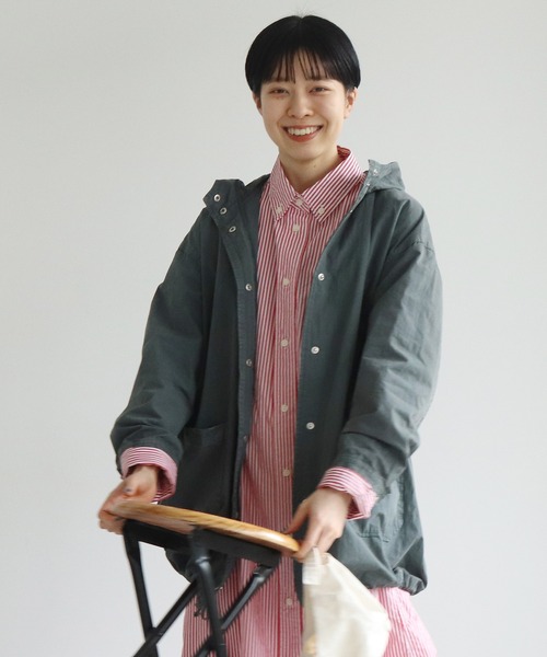 PAR ICI（パーリッシィ）の「ウェザークロス フードショートコート（マウンテンパーカー・レディース・ベージュ/グレー・FREE）」の13枚目の写真