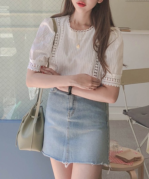 AMOUR BOX(アムールボックス)の「ラインレース半袖ブラウス(シャツ/ブラウス・レディース・ホワイト・MEDIUM/LARGE/X-LARGE)」の3枚目の写真