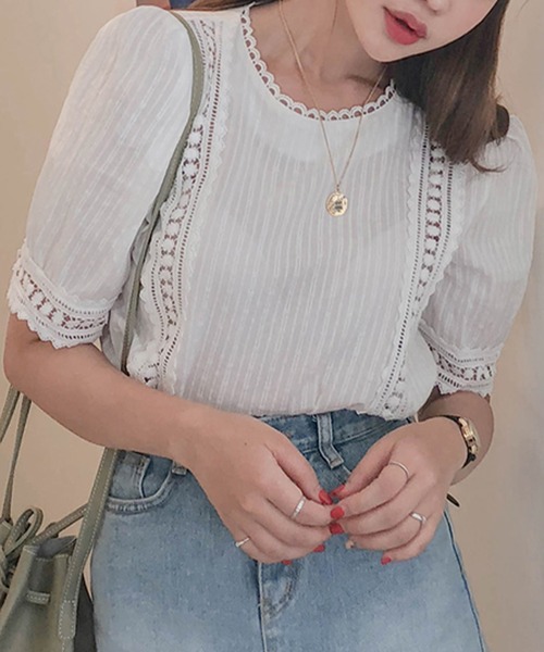 AMOUR BOX(アムールボックス)の「ラインレース半袖ブラウス(シャツ/ブラウス・レディース・ホワイト・MEDIUM/LARGE/X-LARGE)」の4枚目の写真