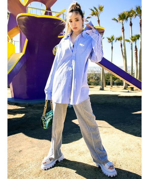 CALNAMUR（カルナムール）の「ボーイフレンドルーズシャツ（シャツ/ブラウス・レディース・ブルー/ホワイト・FREE）」の5枚目の写真