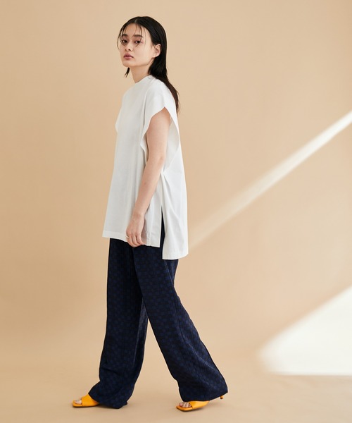 ADAM ET ROPE'（アダムエロペ）の「フォルムオーバーＴシャツ（Tシャツ/カットソー・レディース・ホワイト/ブラック・FREE）」の6枚目の写真