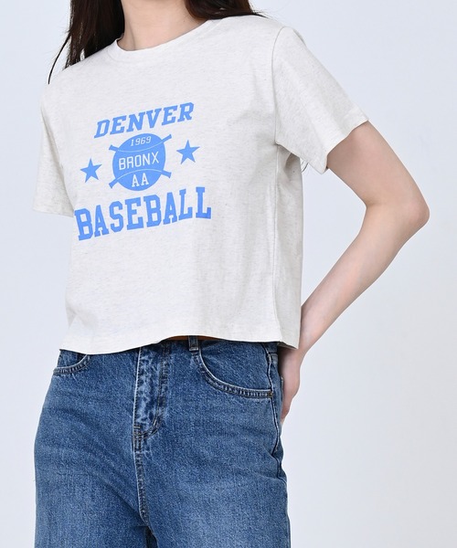 me+em select(ミームセレクト)の「BASEBALLロゴショート丈Tシャツ(Tシャツ/カットソー・レディース・スカイブルー/アイボリー/クリーム・FREE)」の7枚目の写真