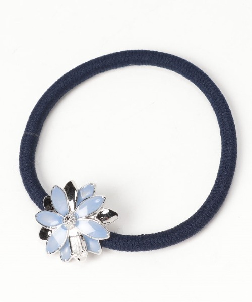 LANVIN en Bleu(ランバンオンブルー)の「マーガレットチャームポニー(ヘアゴム・レディース・ブルー・ONE SIZE)」の6枚目の写真