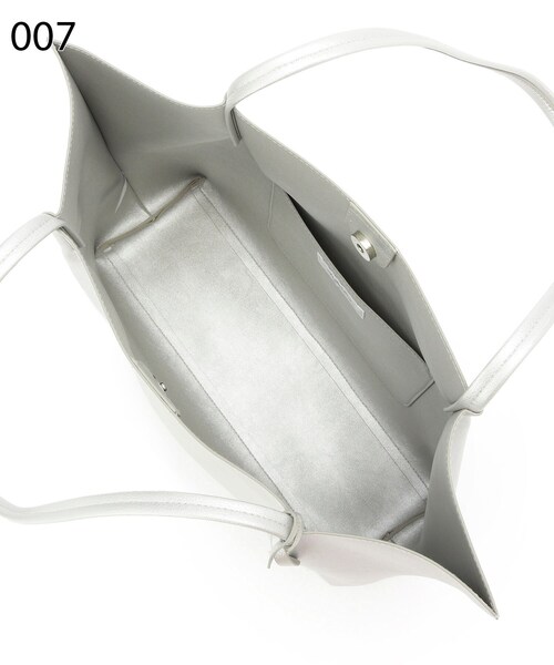 OPAQUE.CLIP（オペークドットクリップ）の「◆フェイクレザーA4サイズトートバッグ（トートバッグ・レディース・ブラック/ベージュ/シルバー/ブルー・00）」の15枚目の写真