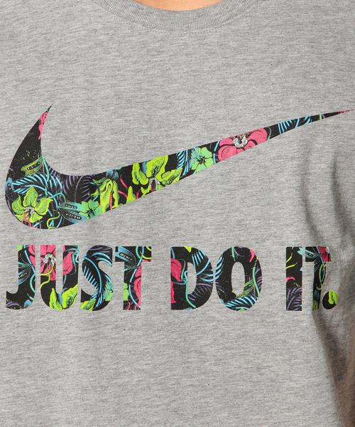 green label relaxing（グリーンレーベルリラクシング）の「[ナイキ] NIKE フローラルスウッシュ TEE（Tシャツ/カットソー・メンズ・ホワイト/グレー・SMALL/MEDIUM/LARGE）」の7枚目の写真