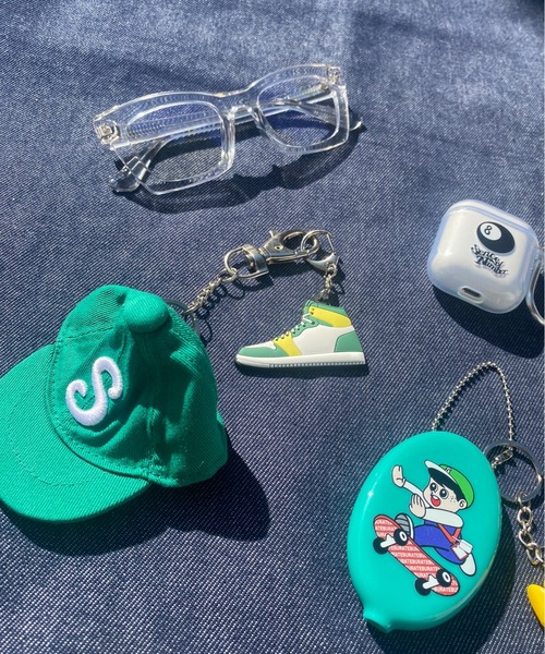 SPINNS(スピンズ)の「イラストデザイン ラバーキーホルダー(キーホルダー・レディース・A/B/C・ONESIZE)」の12枚目の写真