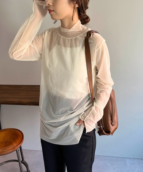 CAPRICIEUX LE'MAGE（カプリシューレマージュ）の「シアーハイネックプルオーバー（Tシャツ/カットソー・レディース・ブラック/アイボリー/キャメル・FREE）」の2枚目の写真