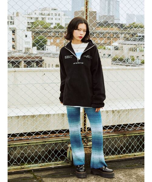 jouetie（ジュエティ）の「ハーフZIPロゴフリーストップス（その他