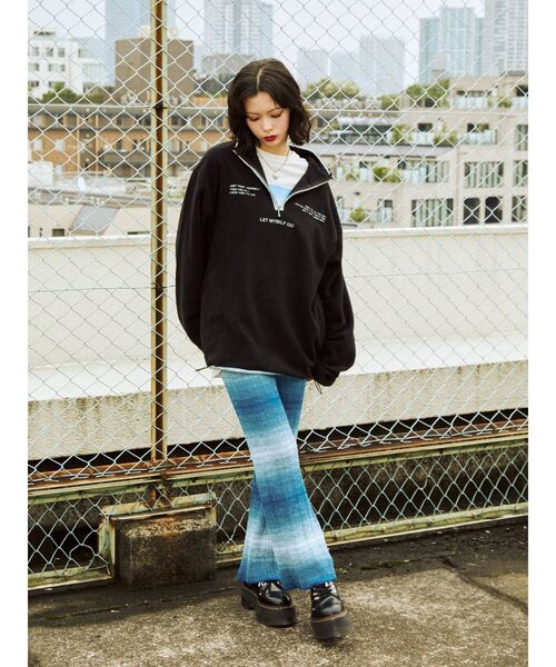 jouetie（ジュエティ）の「ハーフZIPロゴフリーストップス（その他トップス・レディース・パープル/ブルー/ブラック/アイボリー・MEDIUM）」の9枚目の写真