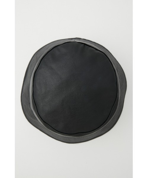 AZUL by moussy（アズールバイマウジー）の「FAUX LEATHER BUCKET HAT/フェイクレザーバケットハット（キャップ・レディース・ブラック/アイボリー・FREE）」の6枚目の写真