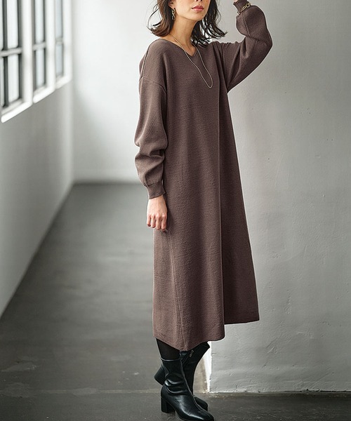 BELLUNA PLUS(ベルーナ)の「ケーブル編ベスト付ワンピースセットアップ(アンサンブル・レディース・モカ/ワイン・MEDIUM/X-LARGE/LARGE)」の6枚目の写真