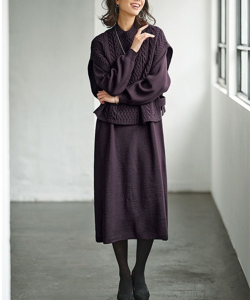 BELLUNA PLUS(ベルーナ)の「ケーブル編ベスト付ワンピースセットアップ(アンサンブル・レディース・モカ/ワイン・MEDIUM/X-LARGE/LARGE)」の7枚目の写真