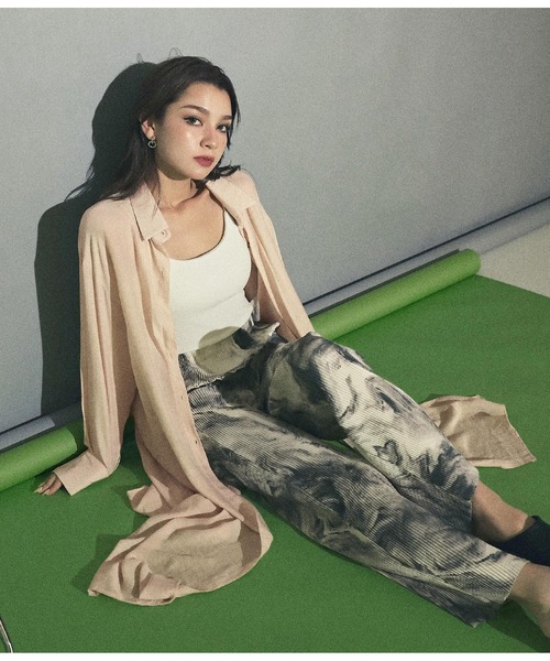 ANAP（アナップ）の「ウエストリボンロングシャツ（シャツ/ブラウス・レディース・ブラック/カーキ/アイボリー/キャメル・FREE）」の14枚目の写真