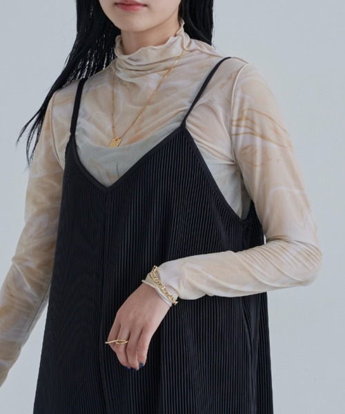 CLEARIMPRESSION （クリアインプレッション）の「【長さ調整可能】プリーツサロペット（サロペット/オーバーオール・レディース・チャコールグレー/ブラック・FREE）」の7枚目の写真