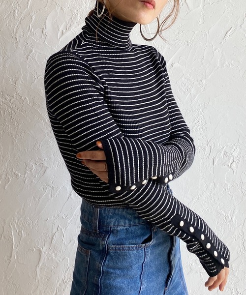 She's Closet(シーズクローゼット)の「袖ボタンハイネックタイト長袖ボーダーリブニットプルオーバー(ニット/セーター・レディース・グリーン/ブラック/オフホワイト/ピンク/オレンジ・FREE)」の3枚目の写真