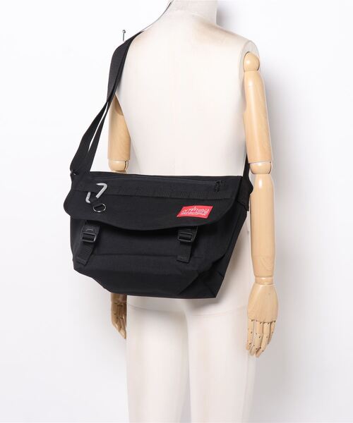 Manhattan Portage(マンハッタンポーテージ)の「Casual Messenger Bag JR Utility 2022(メッセンジャーバッグ・メンズ・ブラック/カーキ・MEDIUM)」の20枚目の写真
