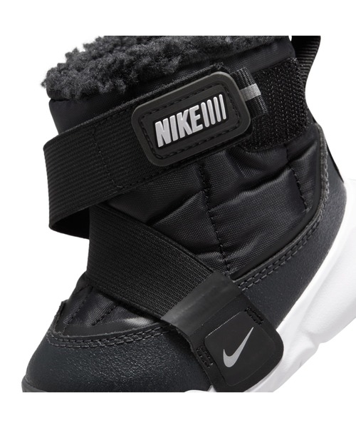 NIKE（ナイキ）の「《NIKE》フレックス アドバンス ブーツ TD（ブーツ・キッズ・ブラック×ホワイト・13.0cm/15.0cm/16.0cm/14.0cm）」の4枚目の写真