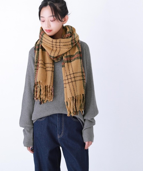 osharewalker（オシャレウォーカー）の「『配色チェック柄ストール』（ストール/ショール・レディース・キャメル/グリーン・FREE）」の5枚目の写真