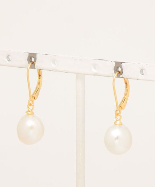 MUSES(ミューズ)の「《MUSES》オーバル淡水パールフープピアス(ピアス(両耳用)・レディース・ゴールド/シルバー・FREE)」の5枚目の写真