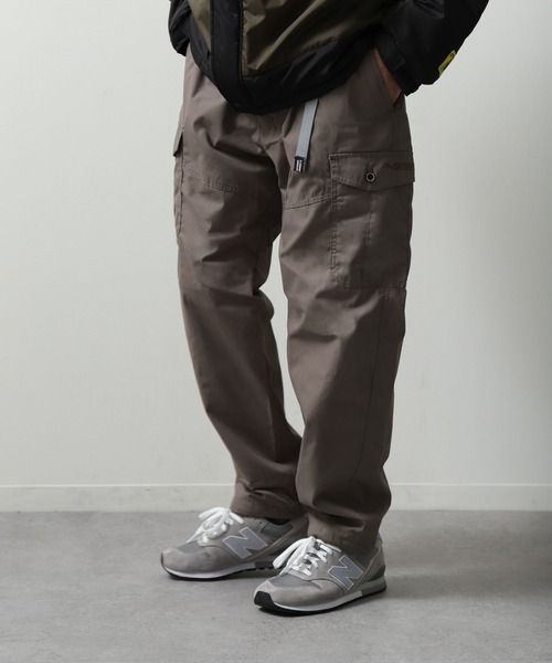 OUTDOOR PRODUCTS（アウトドアプロダクツ）の「【OUTDOOR PRODUCTS】25SS新色追加 TCウェザー 裏メッシュ クライミング カーゴパンツ（カーゴパンツ・メンズ・ブラック/ベージュ/チャコール/ライトカーキ/ベージュ系/ネイビー/オリーブ/ブルー・X-LARGE/MEDIUM/LARGE）」の4枚目の写真