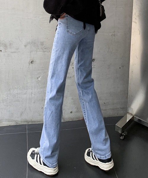 DAY CLOSET(デイ クローゼット)の「【吸湿発熱/裏起毛/大きいサイズ有】冬勝つあったか裏起毛。ハイウエスト デニムパンツ レディース(デニムパンツ・レディース・グレー/インディゴブルー/ブラック/ライトブルー・XS/S/2XL/M/L/XL)」の1枚目の写真
