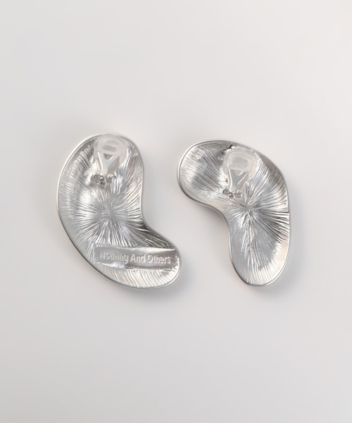 Nothing And Others(ナッシングアンドアザーズ)の「「Nothing And Others/ナッシングアンドアザーズ」Direction asymmetry Earring(イヤリング・レディース・シルバー・FREE)」の9枚目の写真