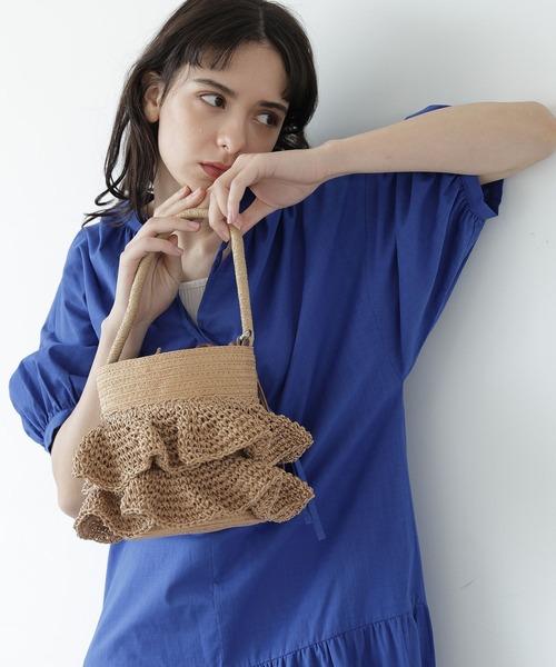 LAKOLE(ラコレ)の「ラッフルバケツトートバッグ / 180309(トートバッグ・レディース・ブラック/ナチュラル・FREE)」の2枚目の写真