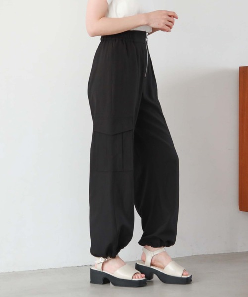 archives（アルシーヴ）の「フロントＺＩＰカーゴパンツ（カーゴパンツ・レディース・グリーン/オフホワイト/ベージュ/ブラック/モカ・MEDIUM）」の20枚目の写真