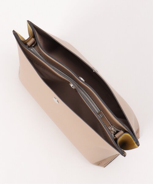 LBC(エルビーシー)の「配色合皮アオリショルダーバッグ(ショルダーバッグ・レディース・ブラック/ベージュ/ブルー系・FREE)」の20枚目の写真