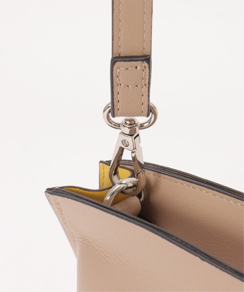 LBC(エルビーシー)の「配色合皮アオリショルダーバッグ(ショルダーバッグ・レディース・ブラック/ベージュ/ブルー系・FREE)」の18枚目の写真