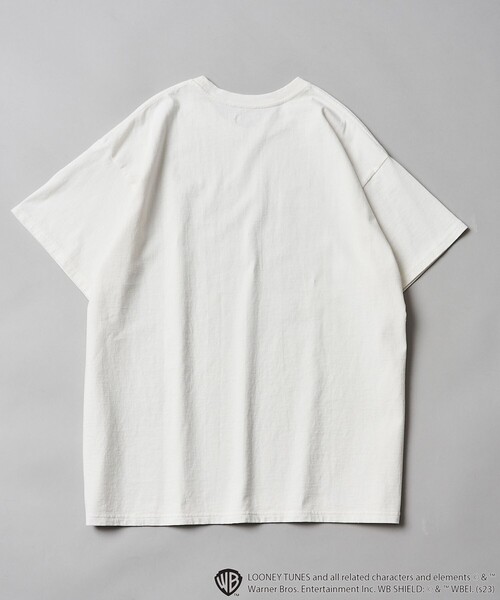 FREAK'S STORE(フリークスストア)の「【限定展開】Looney Tunes/ルーニー トゥーンズ 別注プリントTシャツ(Tシャツ/カットソー・レディース・オフホワイト/ブラック・ONE SIZE)」の4枚目の写真