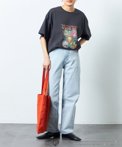 FREAK'S STORE(フリークスストア)の「【限定展開】Looney Tunes/ルーニー トゥーンズ 別注プリントTシャツ(Tシャツ/カットソー・レディース・オフホワイト/ブラック・ONE SIZE)」の6枚目の写真