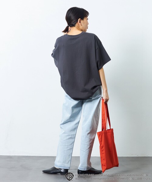 FREAK'S STORE(フリークスストア)の「【限定展開】Looney Tunes/ルーニー トゥーンズ 別注プリントTシャツ(Tシャツ/カットソー・レディース・オフホワイト/ブラック・ONE SIZE)」の8枚目の写真