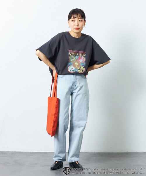 FREAK'S STORE(フリークスストア)の「【限定展開】Looney Tunes/ルーニー トゥーンズ 別注プリントTシャツ(Tシャツ/カットソー・レディース・オフホワイト/ブラック・ONE SIZE)」の9枚目の写真