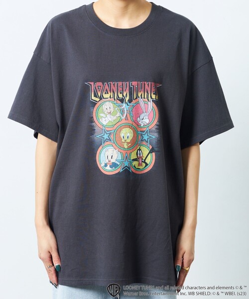 FREAK'S STORE(フリークスストア)の「【限定展開】Looney Tunes/ルーニー トゥーンズ 別注プリントTシャツ(Tシャツ/カットソー・レディース・オフホワイト/ブラック・ONE SIZE)」の10枚目の写真