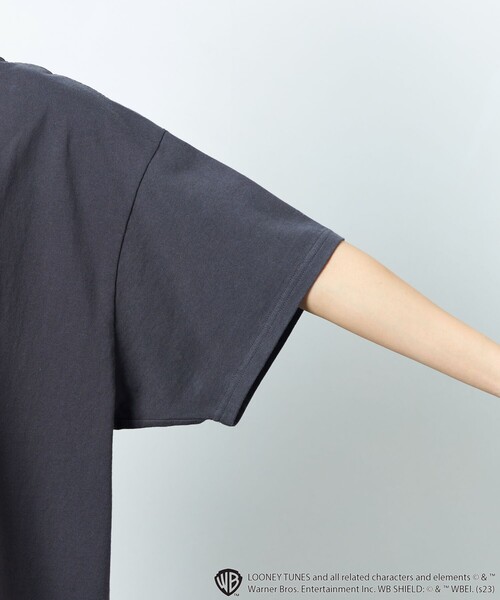 FREAK'S STORE(フリークスストア)の「【限定展開】Looney Tunes/ルーニー トゥーンズ 別注プリントTシャツ(Tシャツ/カットソー・レディース・オフホワイト/ブラック・ONE SIZE)」の15枚目の写真