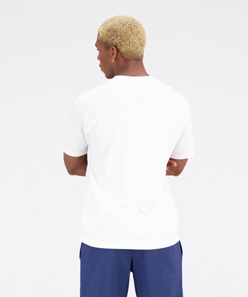 NEW BALANCE(ニューバランス)の「NB Essentials Caf NB ショートスリーブTシャツ(Tシャツ/カットソー・メンズ・ブラウン系その他/オフホワイト・MEDIUM/SMALL/LARGE/XX-LARGE/X-LARGE)」の4枚目の写真
