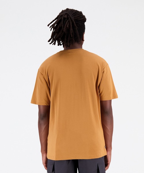 NEW BALANCE(ニューバランス)の「NB Essentials Caf NB ショートスリーブTシャツ(Tシャツ/カットソー・メンズ・ブラウン系その他/オフホワイト・MEDIUM/SMALL/LARGE/XX-LARGE/X-LARGE)」の8枚目の写真
