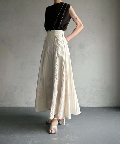 &g'aime（アンジェム）の「【&g’aime】メローシアー切替ニット（ニット/セーター・レディース・チャコールグレー/ブラック/ブラウン/グレイッシュベージュ・FREE）」の12枚目の写真
