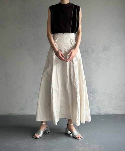 &g'aime（アンジェム）の「【&g’aime】メローシアー切替ニット（ニット/セーター・レディース・チャコールグレー/ブラック/ブラウン/グレイッシュベージュ・FREE）」の13枚目の写真