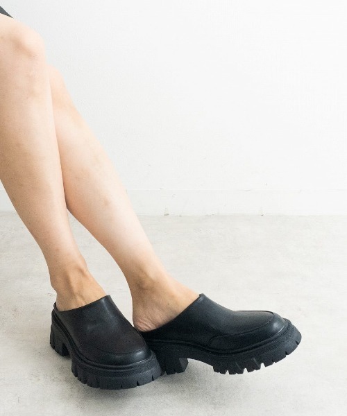 Fabby fabby(ファビィーファビィー)の「タンク底サボサンダル(サンダル・レディース・ベージュ/ブラック・SMALL/MEDIUM/LARGE)」の1枚目の写真