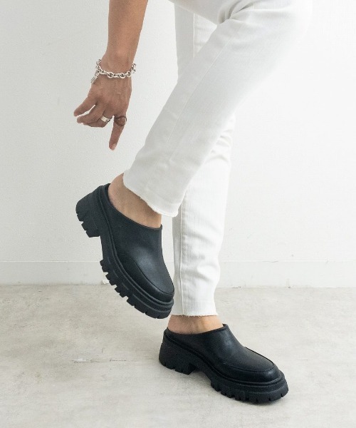 Fabby fabby(ファビィーファビィー)の「タンク底サボサンダル(サンダル・レディース・ベージュ/ブラック・SMALL/MEDIUM/LARGE)」の20枚目の写真