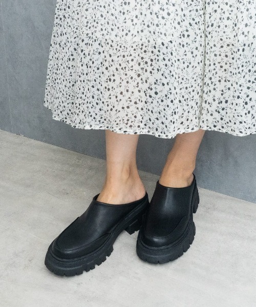 Fabby fabby(ファビィーファビィー)の「タンク底サボサンダル(サンダル・レディース・ベージュ/ブラック・SMALL/MEDIUM/LARGE)」の7枚目の写真