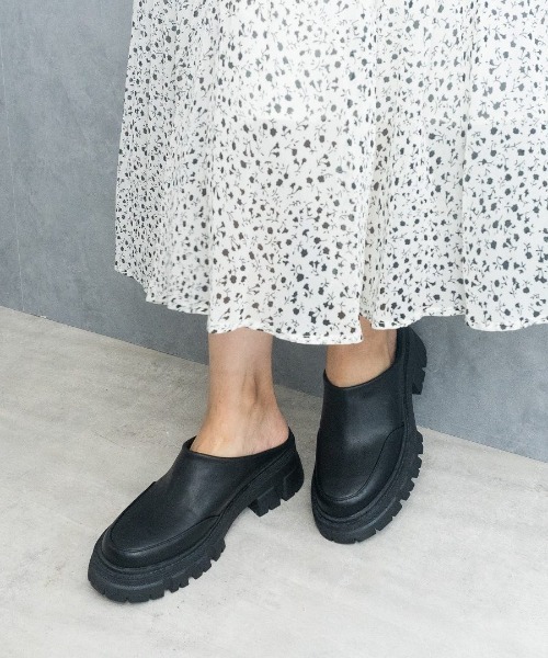 Fabby fabby(ファビィーファビィー)の「タンク底サボサンダル(サンダル・レディース・ベージュ/ブラック・SMALL/MEDIUM/LARGE)」の14枚目の写真